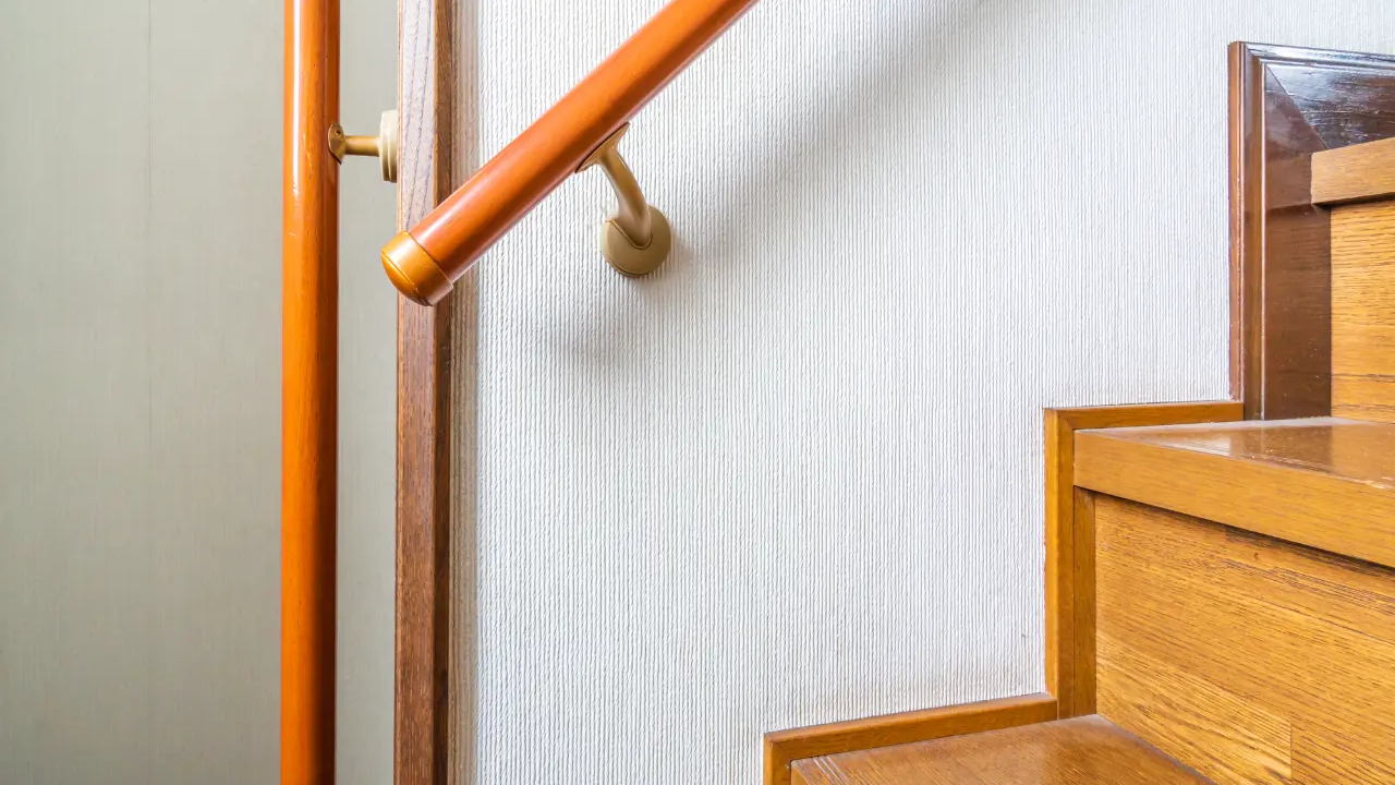 廊下・階段など屋内手すりの施工例2